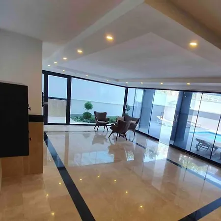 Cleopatra 3 Apartment *